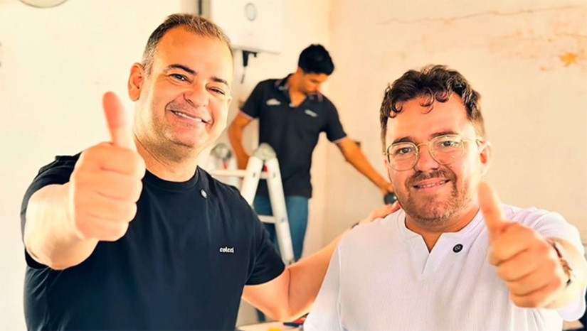 Imagem 1 - O investimento foi de R$ 27 mil, sendo que 15 mil destinado em emenda pelo vereador Railton Diógenes e os outros R$ 12 mil saíram do tesouro municipal. "Essa usina vai gerar economia, sustentabilidade e mais qualidade de vida para os moradores das comunidades atendidas", explica o prefeito Luis Sabino Neto Imagem 1 - O investimento foi de R$ 27 mil, sendo que 15 mil destinado em emenda pelo vereador Railton Diógenes e os outros R$ 12 mil saíram do tesouro municipal. "Essa usina vai gerar economia, sustentabilidade e mais qualidade de vida para os moradores das comunidades atendidas", explica o prefeito Luis Sabino Neto