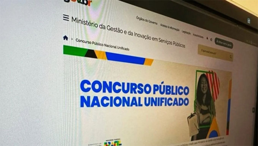 Imagem 1 - Ao todo, mais de 17,2 mil candidatos potiguares estão inscritos para a seleção do Concurso Público Nacional Unificado (CNU), que será realizada em quatro municípios: Natal, Mossoró, Parnamirim e Caicó. O concurso oferece 3.652 vagas em todo o país, distribuídas entre cargos de níveis médio, técnico e superior, com salários iniciais que variam de R$ 4 mil a R$ 16,4 mil. O cartão de confirmação de inscrição, disponível online, informa o endereço exato onde cada candidato fará o exame. Imagem 1 - Ao todo, mais de 17,2 mil candidatos potiguares estão inscritos para a seleção do Concurso Público Nacional Unificado (CNU), que será realizada em quatro municípios: Natal, Mossoró, Parnamirim e Caicó. O concurso oferece 3.652 vagas em todo o país, distribuídas entre cargos de níveis médio, técnico e superior, com salários iniciais que variam de R$ 4 mil a R$ 16,4 mil. O cartão de confirmação de inscrição, disponível online, informa o endereço exato onde cada candidato fará o exame.