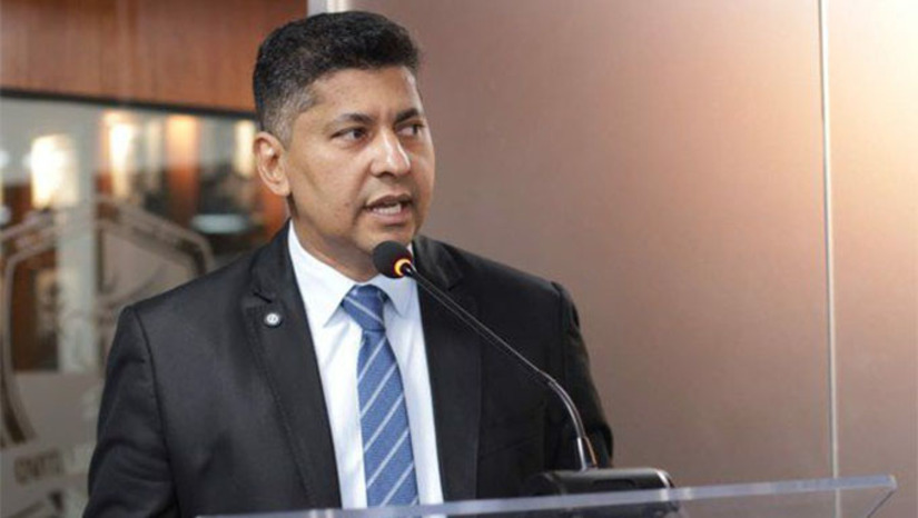 Imagem 1 -  A iniciativa visa aprimorar o desempenho dos assessores, chefes de gabinete e servidores da Câmara. Agora, a Câmara realizará, através da Escola do Legislativo, a Semana de Atualidades da Administração Pública. Os cursos serão realizados nos dias 8, 9 e 10 de outubro, às 14h, no plenário João Niceras de Morais. A Escola do Legislativo ofertará três cursos gratuitos: Licitações e Contratos, Inteligência Artificial na Administração Pública e Orçamento Público. As inscrições estão abertas no site escoladolegislativo.mossoro.rn.leg.br.