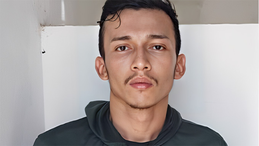 Imagem 1 -  Com relação ao rapto do filho, Isaque Ribeiro revelou que havia o deixado com a mãe de um vereador na cidade de Paraipaba, perto de Fortaleza (informação confirmada), e confessou que matou a própria mãe, Roberta Keila Sales Ribeiro, de 41 anos, porque ela o ameaçava entrega-lo a Polícia por um homicídio cometido por ele no município de Serra do Mel (sendo investigado), no ano de 2023.