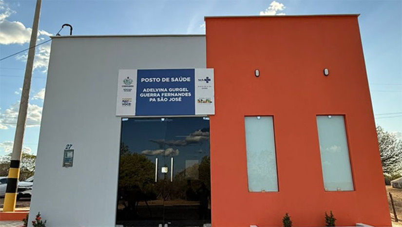 Imagem 1 -  A solenidade está marcada para as 18h e contará com a presença do prefeito Givago Barreto, do ex-prefeito Juninho Alves e do Deputado Estadual Dr. Kerginaldo. A nova UBS representa mais um importante avanço na estrutura da saúde pública de Caraúbas, reforçando o cuidado e a qualidade de vida dos caraubenses que vivem na zona rural. O equipamento vai oferecer atendimentos médicos, de enfermagem, vacinas, entre outros serviços básicos de saúde, garantindo acesso mais próximo e humanizado para as famílias da comunidade.