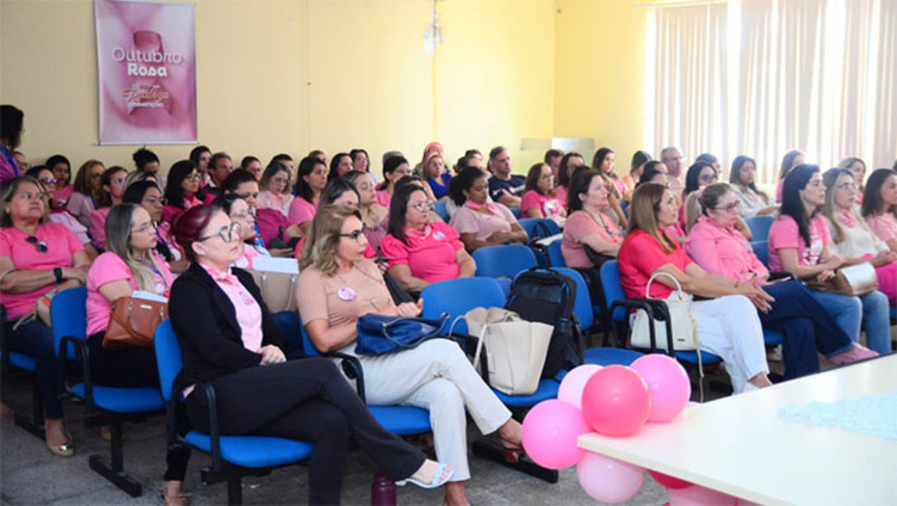 Imagem 1 -  Com a temática “Mais que um mês, um movimento”, o evento de abertura contará com palestras voltadas à mastologia e à enfermagem, visando trabalhar na perspectiva de cuidado integral à saúde. Na ocasião, serão abordados os temas como o câncer de mama, colo de útero, saúde mental e alimentação saudável. A atividade que abre o mês de conscientização do câncer de mama acontecerá na Faculdade de Ciências da Saúde (FACS), da UERN, a partir das 13h