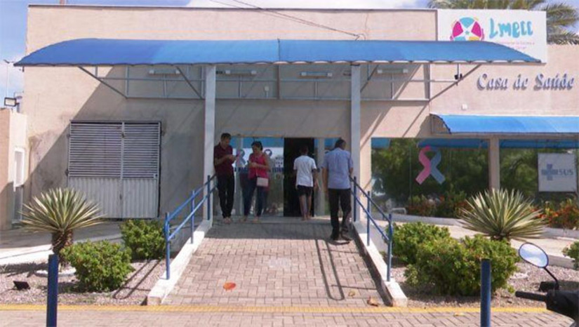   Serão promovidos quatro mutirões de consultas gratuitas com mastologistas no Hospital da Liga de Mossoró para mulheres a partir de 40 anos, sem necessidade de agendamento. As pacientes devem apresentar Cartão do SUS, RG, CPF e comprovante de residência, originais e cópias. As ações também ocorrerão em outras cidades atendidas pela instituição, como Lajes, Assu, Angicos e Pau dos Ferros, ampliando o alcance da campanha e reforçando o compromisso da Liga com a saúde da mulher.