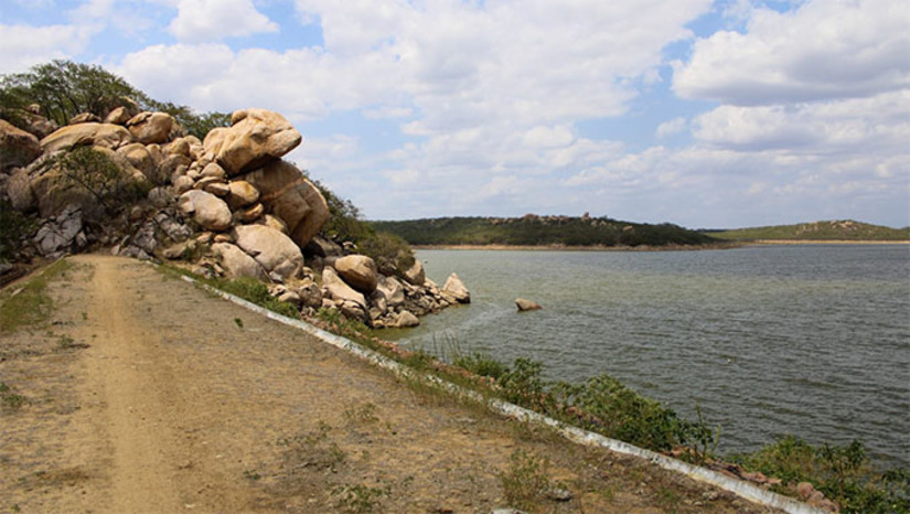 Imagem 1 -  As melhores situações são nas regiões do Médio Oeste (60%) e Baixo Açu (52%), enquanto o Seridó apresenta o pior cenário, com apenas 15% de armazenamento. A barragem Armando Ribeiro Gonçalves está com 51,86% da capacidade, a Oiticica com 14,66% e o açude Santa Cruz do Apodi com 60,33%. Quatro mananciais estão acima de 80% da capacidade, enquanto 13 reservatórios apresentam volumes inferiores a 10%, incluindo o Itans (Caicó) e a Passagem das Traíras (São José do Seridó).