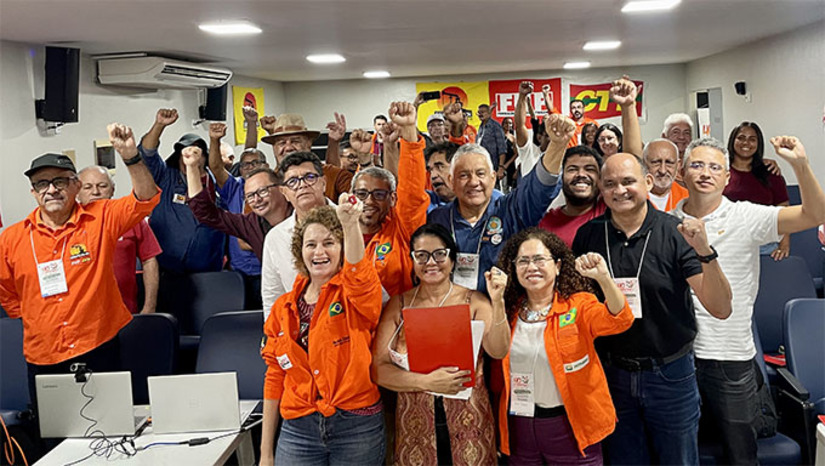 Imagem 1 -  A iniciativa, proposta pelos deputados Isolda Dantas, Divaneide Basílio e Francisco do PT, em parceria com o Sindipetro-RN, busca discutir os impactos da redução dos investimentos públicos e privados na região e propor estratégias para retomada do desenvolvimento econômico e social. Durante o encontro, serão debatidas a permanência da Petrobrás no estado, a valorização da cadeia produtiva local e a necessidade de uma transição energética justa e sustentável. 