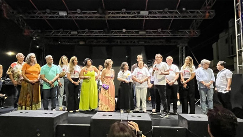 Imagem 1 -  O edital, cujas inscrições estarão abertas até o dia 28 de novembro, convida artistas, grupos e produtores culturais a apresentarem propostas nas áreas de música, artes cênicas, artes visuais e literatura. O processo seletivo será realizado por meio de chamada pública. Os interessados deverão apresentar propostas detalhadas, que serão avaliadas conforme critérios como relevância artística, qualidade técnica e potencial de impacto cultural e econômico. Os projetos aprovados receberão apoio financeiro, com recursos próprios do Banco do Nordeste e de mecanismos de fomento como a Lei Rouanet.