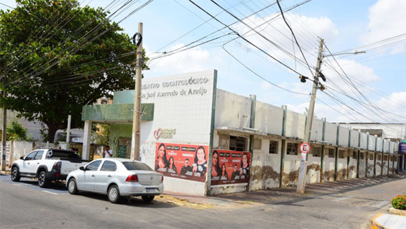 Imagem 1 -  A “Central do Povo” funcionará no prédio do antigo CEO, localizado em frente à Praça do Relógio, no coração da cidade. As equipes técnicas da prefeitura visitaram o local para avaliação. O prédio estava abandonado há décadas e agora será completamente revitalizado para receber a população mossoroense. Serão concentrados serviços nas áreas de saúde, assistência social, educação, serviços urbanos e trânsito, entre outros, sendo estes serviços de Cadastro Único, regulação da saúde, serviços urbanos, trânsito e recebimento de documentação.
