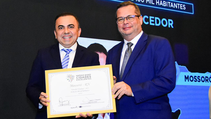   A solenidade de premiação aconteceu nesta terça-feira (14), na sede da FIERN em Natal. Esse é o quinto ano consecutivo que o Município recebe este prêmio. O prêmio foi recebido pelo vice-prefeito Marcos Medeiros, que representou o prefeito Allyson Bezerra na solenidade. “Dedicamos esse prêmio a todos os servidores de Mossoró que trabalham arduamente em todos as nossas unidades públicas”, pontuou Marcos Medeiros.  