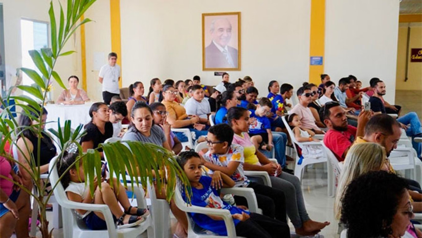 Imagem 1 -  O ato é um marco importante na garantia de direitos e no fortalecimento das políticas públicas de inclusão no município de Upanema. Foram entregues 58 Carteiras de Identificação das Pessoas com Deficiência (CIPcD). As carteirinhas podem ser solicitadas no Complexo Cultural Dr. Milton Marques de Medeiros, de segunda a sexta-feira, das 8h às 11h.