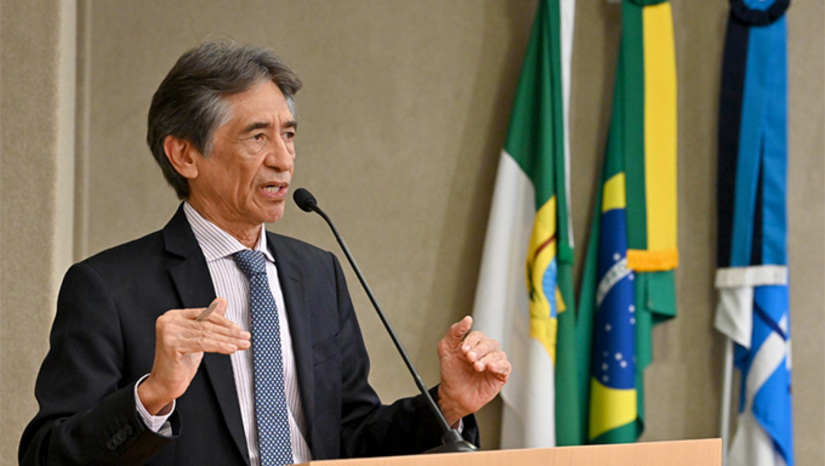 Imagem 1 - Os dados foram repassados a sociedade do Rio Grande do Norte neste dia 16, em Audiência Pública realizada na Assembleia Legislativa do Estado, em Natal, pelo presidente do IPERN, Nereu Linhares. Segundo ele, o RN tem 60.542 servidores inativos e pensionistas e algo em torno de 54 mil ativos. Diz que o rombo mensal se aproxima de R$ 150 milhões e que a responsabilidade para encontrar uma solução passa essencialmente pelos poderes Executivo, Legislativo, Judiciário, Ministério Público e Tribunal de Contas do Estado. Imagem 1 - Os dados foram repassados a sociedade do Rio Grande do Norte neste dia 16, em Audiência Pública realizada na Assembleia Legislativa do Estado, em Natal, pelo presidente do IPERN, Nereu Linhares. Segundo ele, o RN tem 60.542 servidores inativos e pensionistas e algo em torno de 54 mil ativos. Diz que o rombo mensal se aproxima de R$ 150 milhões e que a responsabilidade para encontrar uma solução passa essencialmente pelos poderes Executivo, Legislativo, Judiciário, Ministério Público e Tribunal de Contas do Estado.