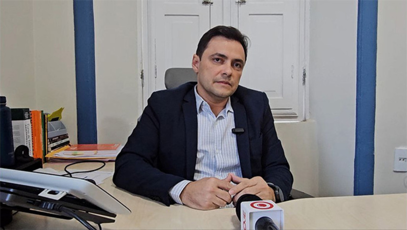   A área tem quase 40 mil metros quadrados na região mais valorizada de Mossoró-RN. Numa parte deste terreno, seria construído a arena para 15 mil torcedores e na outra parte, o empresário pode construir um shopping, supermercado, o que desejar. O Secretário de Governo Rodrigo Forte disse que o prefeito Allyson Bezerra quer anunciar o cronograma da obra até o final de 2025