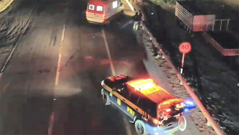 Imagem 1 -  O ciclista Rogério de Souza Vital, de 54 anos, morreu na manhã desta quarta-feira (29) no Hospital Regional Tarcísio Maia (HRTM), em Mossoró. Ele havia sido atropelado na noite de segunda-feira (27) na BR-304, nas proximidades da antiga base da Petrobras. O motorista do veículo, um Chevrolet Classic, fugiu sem prestar socorro. Rogério foi socorrido em estado grave pelo SAMU, mas não resistiu aos ferimentos.