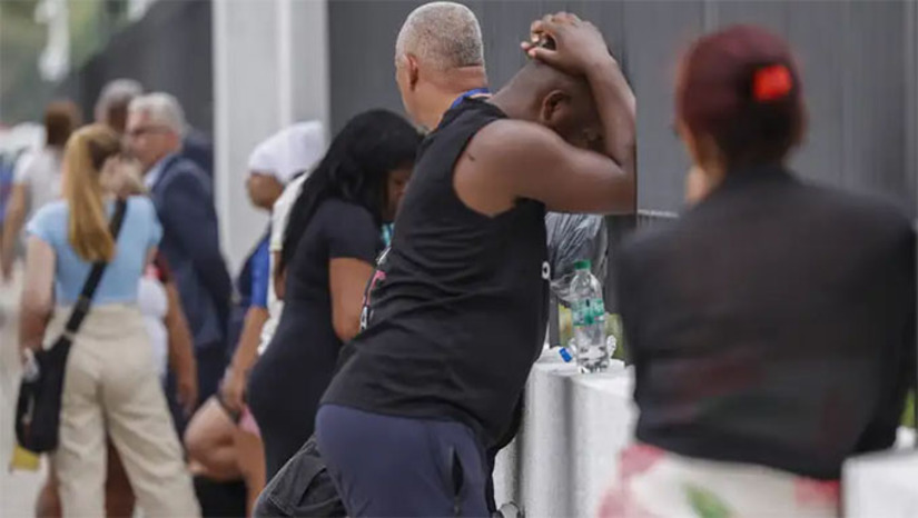 Imagem 1 -  As informações foram atualizadas pelo secretário de Polícia Civil, Felipe Curi, que participou de uma entrevista coletiva à imprensa concedida nesta quarta-feira (29).   Autoridades de segurança pública admitem que esse número pode aumentar e afirmam que as pessoas mortas reagiram com violência à operação, e aqueles que se entregaram foram presos. No total, foram feitas 113 prisões, sendo que 33 eram pessoas de outros estados que atuavam no Rio de Janeiro. 