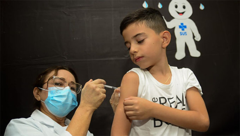   “O balanço da campanha é positivo. Os pais, mães e responsáveis compareceram às UBSs para imunizarem seus filhos. Hoje é o último dia da campanha, mas as vacinas continuarão a ser aplicadas nos postos de saúde”, disse o Coordenador de Imunizações do Município, Etevaldo Lima.