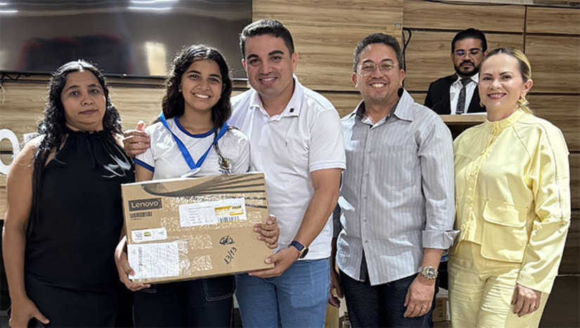   Realizado em parceria com a Secretaria de Assistência Social e o COMDICA, o projeto reconhece o esforço e o talento de estudantes e educadores que se destacaram ao longo do ano letivo.  Foram entregues 9 notebooks, 9 tablets e 9 celulares aos alunos que mostraram, na prática, que a educação é o caminho mais sólido para transformar sonhos em realidade.