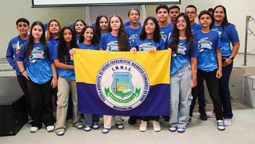   O programa, sancionado no início do último mês, tem como objetivo fortalecer e enriquecer o aprendizado dos estudantes do 7º, 8º e 9º ano da rede municipal de ensino. A iniciativa representa um novo passo na educação pública mossoroense, abrindo portas para experiências internacionais. Ao final do curso de inglês, os alunos poderão participar de uma prova de proficiência que selecionará estudantes para intercâmbio cultural no Canadá.