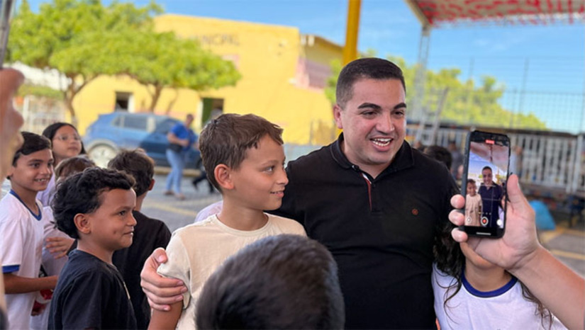   A pesquisa foi realizada pelo Instituto CENPOP, realizada no dia 8 de outubro de 2025, e ouviu 420 pessoas nas zonas urbana e rural do município de Serra do Mel. De acordo com o levantamento, 87,62% dos entrevistados afirmaram aprovar a gestão municipal, enquanto 4,29% disseram desaprovar e 8,10% não souberam responder. Os números consolidam a gestão de Kênio Azevedo como uma das mais bem avaliadas do Rio Grande do Norte.