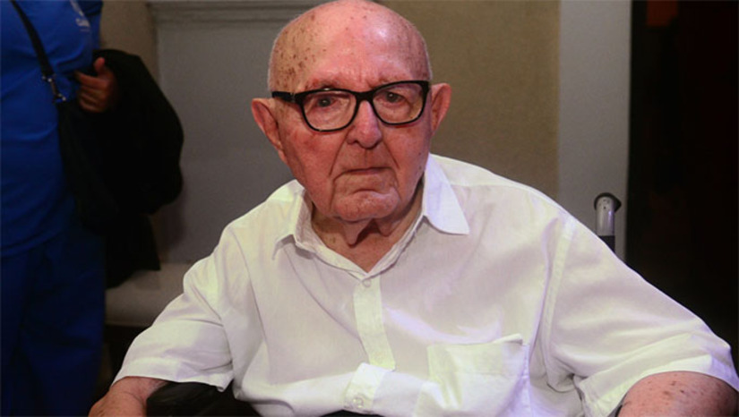   O diploma tem por finalidade agraciar uma personalidade que tenha se destacado em áreas educacionais, sociais, eclesiásticas ou filantrópica. A entrega do diploma será realizada, preferencialmente, em Sessão Solene da Câmara Municipal, concedido anualmente durante o período de celebração da Festa de Santa Luzia, no mês de dezembro, sendo a maior honraria no segmento. O diploma também homenageia a figura do “Padre Sátiro Cavalcanti”, uma das personalidades mais queridas e reconhecidas pelo legado educacional e eclesiástico no município.