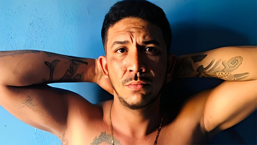   A Polícia Militar foi informada que a vítima Jackson André Xavier da Silva, de 28 anos, foi baleada por dois homens na calçada de casa, no início da noite desta sexta-feira, 14, no bairro Dom Jaime Câmara. Foi socorrido pelo SAMU. O caso será investigado pela Divisão de Homicídios de Mossoró-RN.