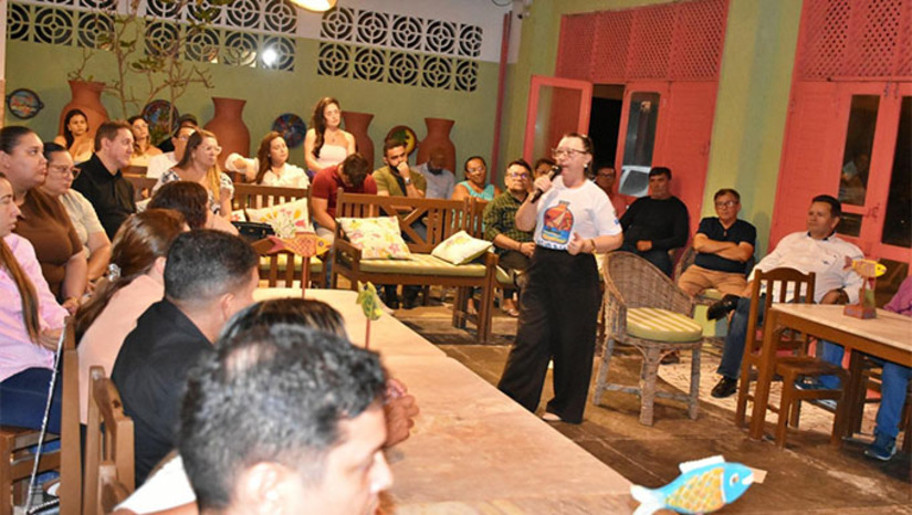   A iniciativa é voltada ao fortalecimento da gastronomia local e ao desenvolvimento econômico a partir da valorização da economia do mar. O evento de lançamento reuniu empresários do setor e contou com a participação de instituições como ABRASEL, SEBRAE e SENAC, que ofereceram suporte técnico e especializado. A ação marca um novo momento para o município, consolidando a parceria entre governo, setor privado e entidades de apoio para impulsionar renda, qualificação e crescimento econômico.