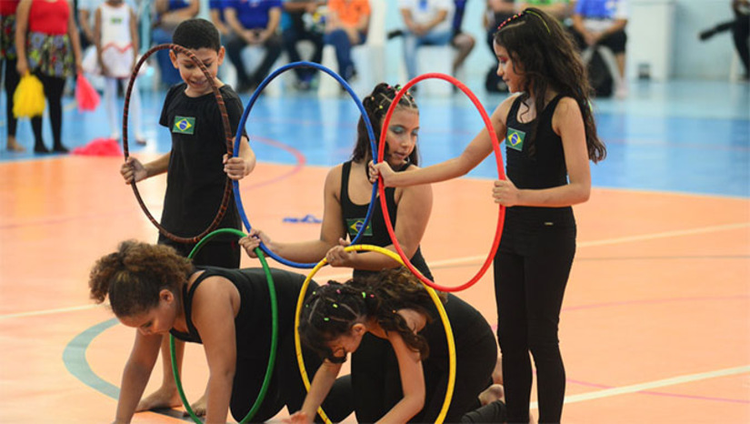   Tradição municipal de fomento ao esporte da infância à juventude, os JEMs chega a sua 25ª edição e reúne 2.384 alunos-atletas de 83 escolas das redes municipal, estadual, federal e particular, competindo em 10 modalidades esportivas nas categorias mirim, infantil e juvenil. As competições seguem até 1º de dezembro com dez modalidades ao todo: Atletismo, Badminton, Futsal, Futebol de Campo, Vôlei Vôlei de Areia, Basquete, Handebol, Karatê e Xadrez.