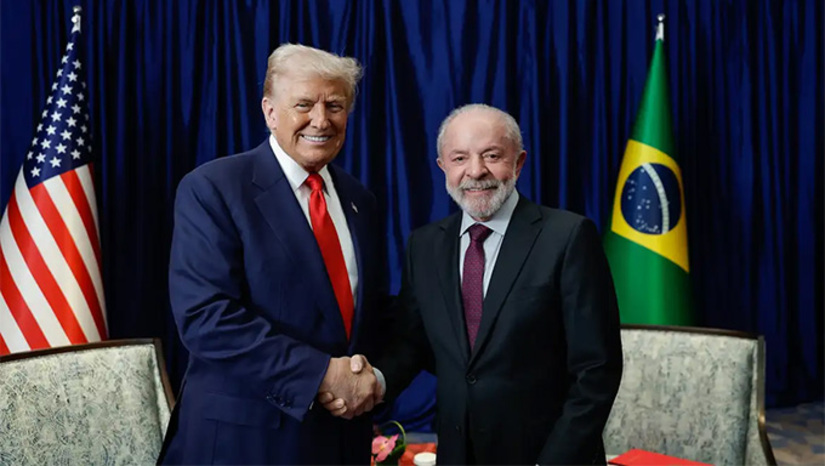 Imagem 1 - Na ordem executiva publicada pela Presidência dos EUA, Trump diz que a decisão foi tomada após conversa por telefone com o presidente Luiz Inácio Lula da Silva, "durante a qual concordamos em iniciar negociações para abordar as questões identificadas no Decreto Executivo 14.323". De acordo com a publicação, essas negociações ainda estão em andamento. Lula, Alkimin e Fernando Haddad celebram decisão, dizendo que isto é respeito. Foto: Ricardo Stuchert/PR. Imagem 1 - Na ordem executiva publicada pela Presidência dos EUA, Trump diz que a decisão foi tomada após conversa por telefone com o presidente Luiz Inácio Lula da Silva, "durante a qual concordamos em iniciar negociações para abordar as questões identificadas no Decreto Executivo 14.323". De acordo com a publicação, essas negociações ainda estão em andamento. Lula, Alkimin e Fernando Haddad celebram decisão, dizendo que isto é respeito. Foto: Ricardo Stuchert/PR.