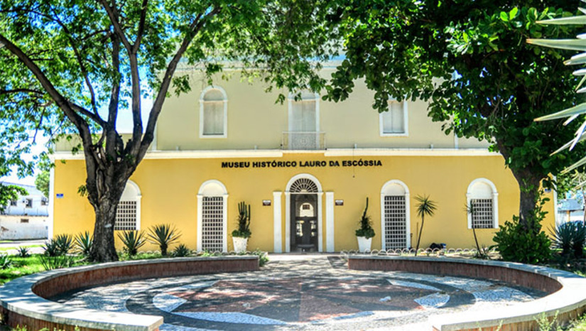 Imagem 1 - O Museu Histórico Lauro da Escóssia, em Mossoró, foi selecionado para o Programa de Iluminação Cultural 2025 do Instituto Neoenergia, que promoverá um novo projeto luminotécnico, ações de educação patrimonial com alunos da rede municipal e uma intervenção cultural marcada para o dia 24, às 16h. Fundado em 1948, o museu é referência na preservação da história de Mossoró e do RN, reunindo acervo sobre pré-história, paleontologia e memória local. Imagem 1 - O Museu Histórico Lauro da Escóssia, em Mossoró, foi selecionado para o Programa de Iluminação Cultural 2025 do Instituto Neoenergia, que promoverá um novo projeto luminotécnico, ações de educação patrimonial com alunos da rede municipal e uma intervenção cultural marcada para o dia 24, às 16h. Fundado em 1948, o museu é referência na preservação da história de Mossoró e do RN, reunindo acervo sobre pré-história, paleontologia e memória local.