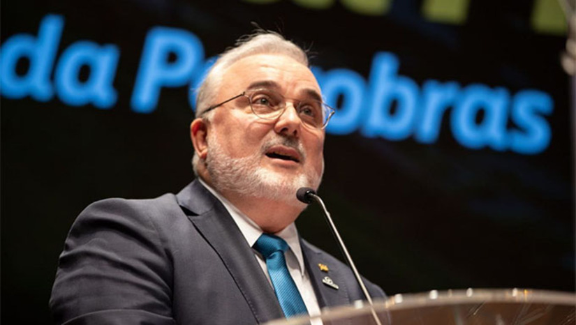 Imagem 1 - Em carta ao presidente nacional do Partido dos Trabalhadores, ex-senador reforça os 12 anos em que esteve no partido e todo o trabalho empenhado. No documento, Jean Paul reconhece que sua saída é motivada por uma redução progressiva de espaço político. Ainda assim, reafirma não carregar ressentimentos. “Não levo mágoas, levo gratidão e consciência tranquila”, registra. Ele dedica agradecimentos pessoais a lideranças e amigos pessoais que marcaram sua passagem pelo partido, como Fernando Haddad, Aloizio Mercadante, Henrique Fontana, José Dirceu e o próprio presidente Edinho Silva. Imagem 1 - Em carta ao presidente nacional do Partido dos Trabalhadores, ex-senador reforça os 12 anos em que esteve no partido e todo o trabalho empenhado. No documento, Jean Paul reconhece que sua saída é motivada por uma redução progressiva de espaço político. Ainda assim, reafirma não carregar ressentimentos. “Não levo mágoas, levo gratidão e consciência tranquila”, registra. Ele dedica agradecimentos pessoais a lideranças e amigos pessoais que marcaram sua passagem pelo partido, como Fernando Haddad, Aloizio Mercadante, Henrique Fontana, José Dirceu e o próprio presidente Edinho Silva.