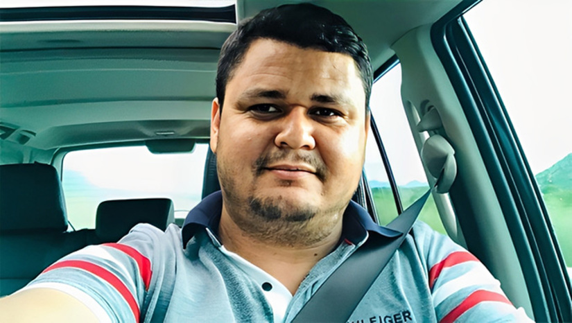 Imagem 1 - O agropecuarista Netinho (FOTO) era o candidato a prefeito de Janduis pelo PSOL, com amplas chances de vitória, quando foi assassinado no dia 11 de abril de 2020. O MPRN, com base na investigação da Policia Civil, denunciou onze pessoas envolvidas no crime, que teria sido a mando: Ranielly Brito de Azevedo, Paulo Sérgio Gomes de Sousa e Elzimar Izídio de Souza, o Pio. O processo deveria ter sido julgado em Campo Grande, mas foi desaforado para Mossoró porque em Campo Grande o MPRN alegou não haver segurança para realizar o júri. Os primeiros a sentarem no banco dos réus são: Marcosuel Fernandes Belarmino e Pedro Igor Rebouças da Costa, que estão presos desde 2020 aguardando julgamento popular. Esta sessão do TJP está prevista de começar às 9 horas, sob a presidência do juiz Vagnos Kelly. Imagem 1 - O agropecuarista Netinho (FOTO) era o candidato a prefeito de Janduis pelo PSOL, com amplas chances de vitória, quando foi assassinado no dia 11 de abril de 2020. O MPRN, com base na investigação da Policia Civil, denunciou onze pessoas envolvidas no crime, que teria sido a mando: Ranielly Brito de Azevedo, Paulo Sérgio Gomes de Sousa e Elzimar Izídio de Souza, o Pio. O processo deveria ter sido julgado em Campo Grande, mas foi desaforado para Mossoró porque em Campo Grande o MPRN alegou não haver segurança para realizar o júri. Os primeiros a sentarem no banco dos réus são: Marcosuel Fernandes Belarmino e Pedro Igor Rebouças da Costa, que estão presos desde 2020 aguardando julgamento popular. Esta sessão do TJP está prevista de começar às 9 horas, sob a presidência do juiz Vagnos Kelly.