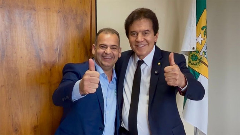 Imagem 1 - O investimento, assegurado pelo deputado federal Robinson Faria, permitirá o fortalecimento dos serviços públicos e viabilizará a construção da primeira Praça Neurossensorial do Nordeste, um projeto voltado à inclusão, acessibilidade e estímulos sensoriais, com foco no atendimento às famílias atípicas. “Em nome do povo de Apodi, agradeço ao deputado Robinson Faria por esse compromisso assumido e cumprido. Esses recursos representam avanços reais na saúde, na infraestrutura e na inclusão social”, afirmou. Imagem 1 - O investimento, assegurado pelo deputado federal Robinson Faria, permitirá o fortalecimento dos serviços públicos e viabilizará a construção da primeira Praça Neurossensorial do Nordeste, um projeto voltado à inclusão, acessibilidade e estímulos sensoriais, com foco no atendimento às famílias atípicas. “Em nome do povo de Apodi, agradeço ao deputado Robinson Faria por esse compromisso assumido e cumprido. Esses recursos representam avanços reais na saúde, na infraestrutura e na inclusão social”, afirmou.