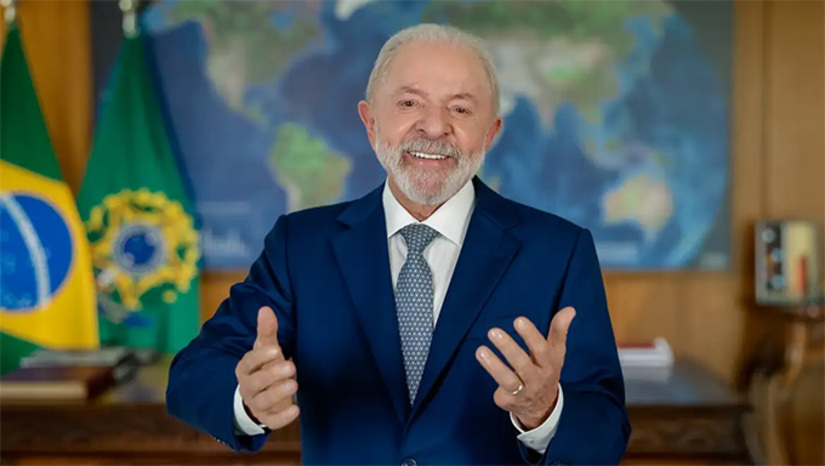   Em pronunciamento, o presidente Luiz Inácio Lula da Silva afirmou que desigualdade caiu ao menor patamar.  “Graças a essas e outras políticas, a desigualdade no Brasil é hoje a menor da história. Mesmo assim, o Brasil continua a ser um dos países mais desiguais do mundo. O 1% mais rico acumula 63% da riqueza do país, enquanto a metade mais pobre da população detém apenas 2% da riqueza”, disse. Foto: Ricardo Stuckert/PR