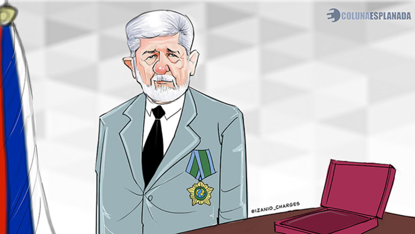   Muito discretamente, no dia 3 de dezembro, o Assessor Especial da Presidência, Celso Amorim, foi agraciado com a Ordem da Amizade pelo governo da Rússia, pelo embaixador Alexey Labetskiy. Amorim é tido pelos russos como o principal interlocutor de Moscou no Brasil e na América Latina. Até o chanceler Sergey Lavrov, homem do núcleo de Vladimir Putin, participou por videoconferência. Mais, na Coluna Esplanada