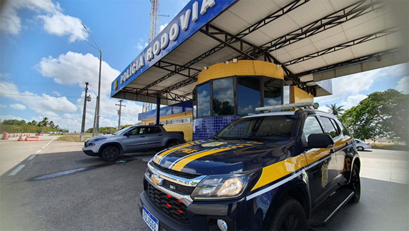 Imagem 1 -  A PRF divulgou balanço parcial da Operação Rodovida 2025/2026 no RN, referente aos dias 31 de dezembro e 1º de janeiro. O número de acidentes aumentou 42,9% em relação ao ano anterior, com 10 registros, sendo 8 com feridos e apenas um registro grave. Apesar disso, houve redução de 66,7% nos acidentes graves e queda de 30,8% no total de feridos. Foram realizados 666 testes de alcoolemia, com uma prisão por embriaguez ao volante. A operação segue até fevereiro de 2026 com foco na segurança viária.