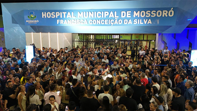   Allyson Bezerra entregou a obra concluída, pronta para funcioanr ao lado da senadora Zenaide, do cantor Amazan, do presidente da Câmara Genilson Alves e da Secretaria Morgana Dantas, e a comunidade em geral. Unidade já começa nesta sexta-feira, 16, recebendo os primeiros pacientes para cirurgias eletivas.