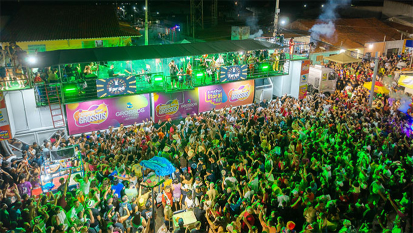   Entre as atrações já confirmadas estão Lito Lins, Cavaleiros do Forró, Olodum e, reforçando ainda mais a programação, a Prefeitura de Grossos confirmou neste sábado (17), a participação da consagrada banda Grafith, uma das mais aguardadas pelo público.  Com uma programação pensada para todos os públicos, o Carnaval de Grossos 2026 "Do Jeito que o Povo Ama" promete mais uma vez movimentar toda a região da Costa Branca, fortalecer a cultura popular e atrair foliões de todo estado.