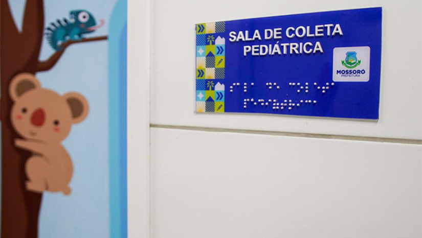   O Hospital Municipal de Mossoró possui infraestrutura moderna e totalmente acessível, garantindo atendimento inclusivo a pessoas com deficiência. O prédio foi planejado para oferecer ambientes adaptados, seguros e sinalizados, atendendo às normas de acessibilidade. A unidade conta com consultórios adaptados, banheiros acessíveis, áreas de circulação amplas, rampas, piso tátil, sinalização em braille e mobiliário adequado, assegurando autonomia e dignidade aos usuários. 