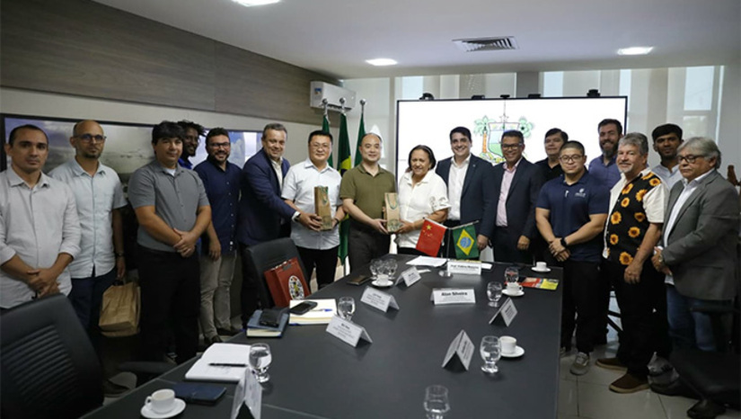   A Jiangsu World está entre os maiores fabricantes de máquinas agrícolas do mundo, com 30 mil funcionários na China e 15 mil em outros países. Querem se instalar no Brasil. Nesta sexta-feira, 30, conversaram com a governadora Fátima Bezerra, em Natal, e na manhã deste sábado, 31, a comitiva chinesa visitou áreas nas imediações da antiga Porcellanate, em Mossoró-RN, sendo acompanhados pelos secretários de estado Alexandre Lima, da SEDRAF. O foco é encontrar uma área para instalar uma fábrica de equipamentos agrícolas no Rio Grande do Norte. Além de Mossoró, também visitaram áreas em Apodi, Macaíba e Parnamirim.