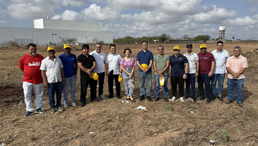 Imagem 1 -  A visita faz parte de uma estratégia mais ampla para atrair investimentos reais ao RN, focando na geração de emprego e condições de trabalho para os trabalhadores, além de fomentar a indústria na região Oeste. Os investidores avaliaram a infraestrutura atual e a logística privilegiada de Mossoró para o escoamento de produtos. Para Isolda Dantas, a iniciativa dialoga com um projeto de desenvolvimento que conecta indústria, agricultura familiar e interiorização das oportunidades no Rio Grande do Norte.
