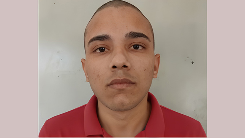   Moisés Barros da Silva Filho, de 19 anos, preso de Justiça pelo crime de tráfico de drogas, foi baleado na calçada de uma casa no bairro Dom Jaime Câmara e socorrido para a UPA do Grande Alto São Manoel, porém, não resistiu. O caso será investigado pela Policia Civil.