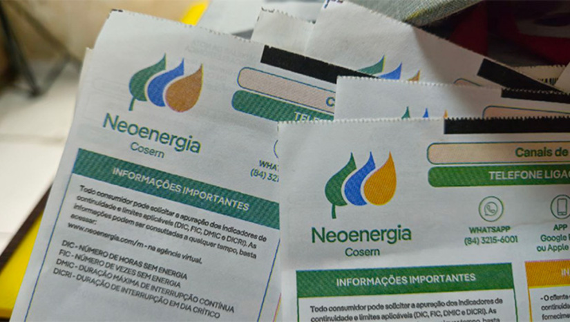   A NeoEnergia Cosern mudou a forma de comprar de seus consumidores no Rio Grande do Norte em novembro de 2025, sem qualquer aviso-prévio e, como majorou os valores de forma abusiva, os consumidores residenciais e não residências quem tem placas solares estão revoltados com o fato, inclusive se reunindo para acionar a companhia na Justiça. Em sua defesa, a NeoEnergia informa que elaborou a conta conforme a legislação e que está ampliando a rede presença de explicações aos consumidores. 