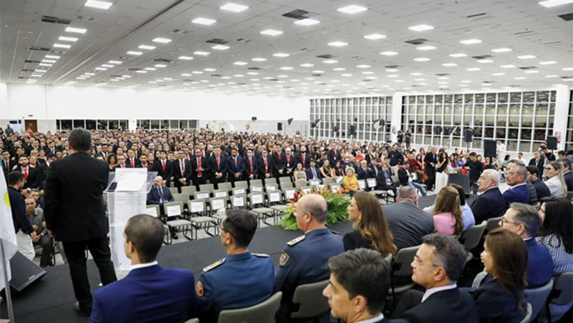   A turma é composta por 43 delegados, 111 escrivães e 213 agentes, formados após três meses de capacitação teórica e prática promovida pela Academia de Polícia Civil. Durante a capacitação, os novos integrantes da Polícia Civil tiveram aulas de ética e direitos humanos, investigação de crimes patrimoniais e de homicídios, combate ao crime organizado, planejamento operacional e estratégico, comunicação social, técnicas de entrevista e interrogatório, defesa pessoal, abordagem e tiro.