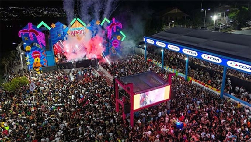   O Carnaval 2026 promete movimentar o Oeste potiguar, com destaque para Apodi e Areia Branca, que devem realizar as maiores festas da região, reunindo grandes atrações nacionais e programação diversificada. Outras cidades como Grossos, Upanema e Governador Dix-Sept Rosado também promovem eventos carnavalescos, enquanto Serra do Mel mantém a tradição do Carnaval da Ressaca na Quarta-feira de Cinzas. Já os municípios de Umarizal, Tibau e Caraúbas não anunciaram programação oficial para este ano.