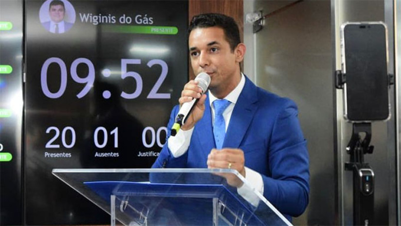   O prefeito Allyson apresentou um balanço das principais ações de sua gestão, destacando obras como o Complexo Viário 15 de Março, que será entregue em março, além de investimentos na educação, com programas de intercâmbio nacional e internacional — incluindo o envio de 10 alunos da rede municipal para Londres. Também ressaltou a construção de uma adutora que beneficiará comunidades da zona rural, ampliando a segurança hídrica. Ao final, anunciou que renunciará ao cargo no fim de março, quando o vice-prefeito Marcos Medeiros assumirá a Prefeitura. Allyson confirmou ainda que atenderá ao chamado popular para disputar a pré-candidatura ao Governo do Estado.