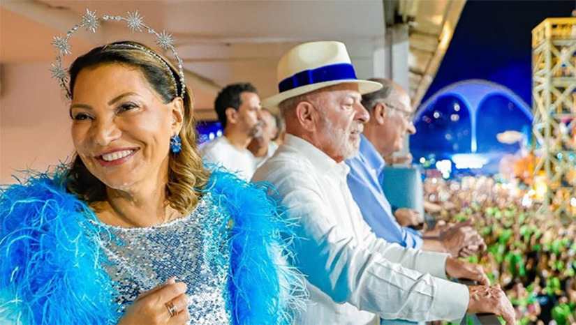   A oposição vai para cima, com acusação de abuso de poder e campanha eleitoral antecipada. No entanto, no plenário do TSE, conforme fontes da Coluna que entendem do perfil dos ministros titulares, o placar hoje ficaria 5 a 2 ou 4 a 3 a favor do petista. Mas se o cenário apertar, Lula não precisa se preocupar, e os membros da Corte podem dar um jeitinho de chamar três ministros do STF substitutos para uma decisão como titulares. São Gilmar Mendes, Dias Toffoli e Cristiano Zanin – o 1º anda frequentando o Palácio para cafés e os dois últimos são ex-advogados de Lula e do PT. Alguma dúvida, leitor?