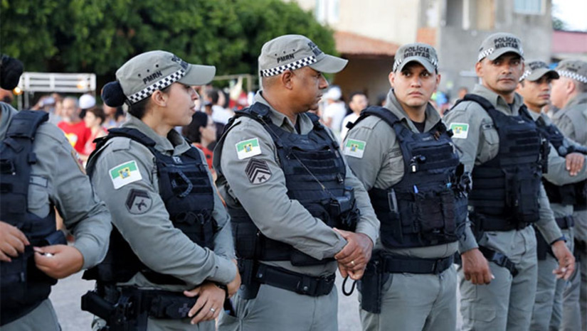 Imagem 1 - A Operação Carnaval 2026 registrou queda nos principais índices de criminalidade no estado, sem casos de homicídio nas áreas de festa, nem registros de feminicídio ou latrocínio. Mais de 8 mil agentes atuaram na segurança, com redução de ocorrências e prisões realizadas ao longo do período. A Operação Lei Seca fiscalizou cerca de 13 mil veículos e prendeu 31 motoristas por embriaguez. No litoral, houve 17 salvamentos por afogamento, todos sem mortes. O governo destacou que foi um dos carnavais mais seguros dos últimos anos, com reflexos positivos também para o turismo e a economia. Imagem 1 - A Operação Carnaval 2026 registrou queda nos principais índices de criminalidade no estado, sem casos de homicídio nas áreas de festa, nem registros de feminicídio ou latrocínio. Mais de 8 mil agentes atuaram na segurança, com redução de ocorrências e prisões realizadas ao longo do período. A Operação Lei Seca fiscalizou cerca de 13 mil veículos e prendeu 31 motoristas por embriaguez. No litoral, houve 17 salvamentos por afogamento, todos sem mortes. O governo destacou que foi um dos carnavais mais seguros dos últimos anos, com reflexos positivos também para o turismo e a economia.