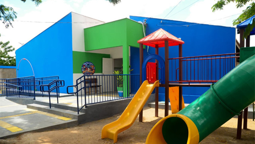   Veja lista de escolas que já foram reformadas, ampliadas, estruturadas e construídas e equipadas em Mossoró de 2021 aos dias atuais.  “A UEI Noeme Borges agora será entregue à população mossoroense completamente revitalizada. A escola é toda climatizada, com acessibilidade", destaca o secretário Leonardo Dantas. O prefeito Allyson Bezerra e o vice-prefeito Marcos Medeiros, estão sendo aguardados na entrega.