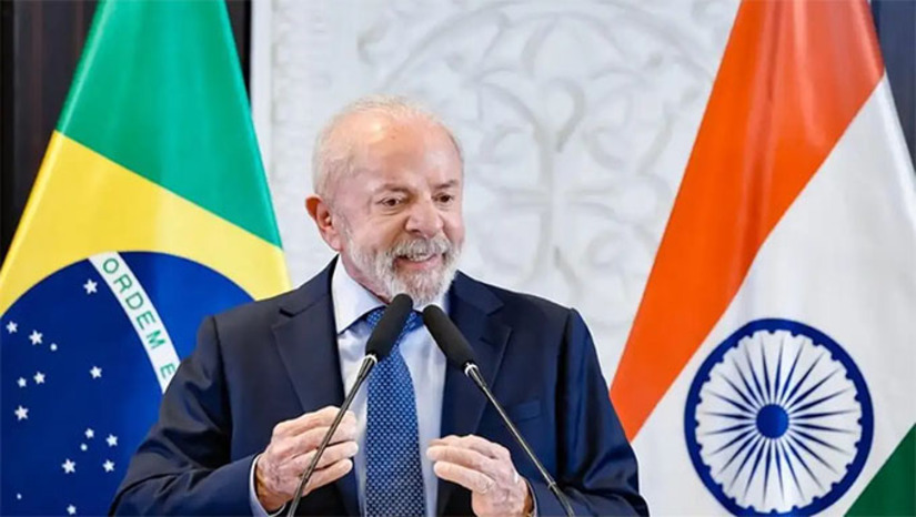 Imagem 1 - O presidente Luiz Inácio Lula da Silva defendeu a união dos países em desenvolvimento, especialmente os do Sul Global, para mudar a lógica econômica mundial e reduzir a dependência histórica das grandes potências. Segundo ele, a atuação conjunta fortalece esses países nas negociações internacionais e ajuda a superar a herança de colonização tecnológica e econômica. Imagem 1 - O presidente Luiz Inácio Lula da Silva defendeu a união dos países em desenvolvimento, especialmente os do Sul Global, para mudar a lógica econômica mundial e reduzir a dependência histórica das grandes potências. Segundo ele, a atuação conjunta fortalece esses países nas negociações internacionais e ajuda a superar a herança de colonização tecnológica e econômica.
