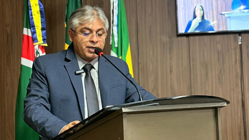 Imagem 1 - Nesta terça-feira, 24, o prefeito Artur Vale esteve na Câmara Municipal de Governador Dix-Sept Rosado-RN para realizar a leitura da Mensagem Anual do Executivo, marcando oficialmente a abertura dos trabalhos legislativos de 2026. "Executivo e Legislativo precisam caminhar com responsabilidade e maturidade, porque quando há união em favor da cidade, quem ganha é o povo de Governador Dix-Sept Rosado”, afirmou o prefeito Artur Vale Imagem 1 - Nesta terça-feira, 24, o prefeito Artur Vale esteve na Câmara Municipal de Governador Dix-Sept Rosado-RN para realizar a leitura da Mensagem Anual do Executivo, marcando oficialmente a abertura dos trabalhos legislativos de 2026. "Executivo e Legislativo precisam caminhar com responsabilidade e maturidade, porque quando há união em favor da cidade, quem ganha é o povo de Governador Dix-Sept Rosado”, afirmou o prefeito Artur Vale