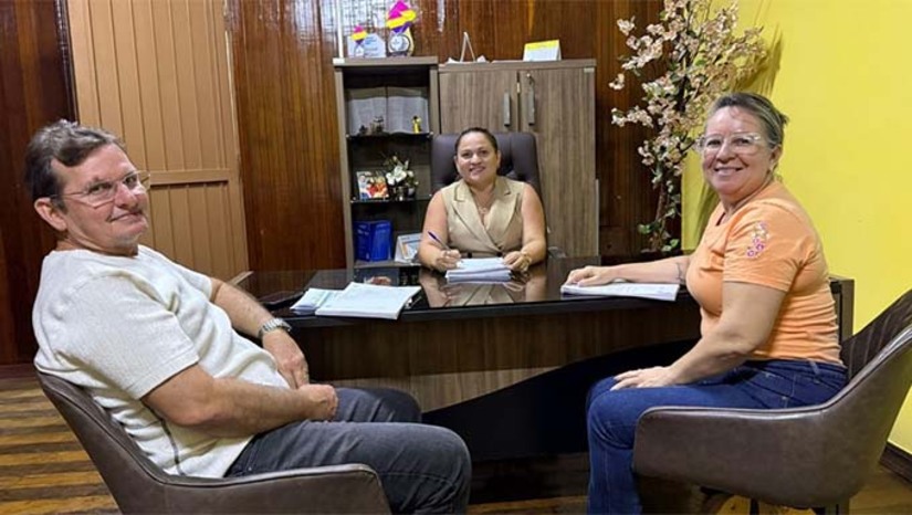 Imagem 1 - A Prefeitura de Grossos concluiu nesta quarta-feira (25) o pagamento do terço de férias dos servidores efetivos, com os valores já disponíveis nas contas. A prefeita Cinthia Sonale destacou que a medida reforça o compromisso da gestão com a valorização e o reconhecimento do funcionalismo público, assegurando um direito garantido aos profissionais que contribuem para o desenvolvimento do município. Imagem 1 - A Prefeitura de Grossos concluiu nesta quarta-feira (25) o pagamento do terço de férias dos servidores efetivos, com os valores já disponíveis nas contas. A prefeita Cinthia Sonale destacou que a medida reforça o compromisso da gestão com a valorização e o reconhecimento do funcionalismo público, assegurando um direito garantido aos profissionais que contribuem para o desenvolvimento do município.