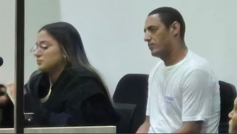   O agricultor Gilmar de Oliveira Andrade, o Mamá, de 34 anos, foi condenado pela sociedade mossoroense pelo assassinato de Cícero Beaty Pereira dos Santos, ocorrido na noite do dia 4 de setembro de 2023, na Vila Espírito Santo, da Serra do Mel-RN. O Tribunal do Júri Popular aconteceu nesta quinta-feira, dia 26 de fevereiro de 2026, no Fórum Municipal de Mossoró. A defesa tem 5 dias para recorrer, caso discorde do resultado.